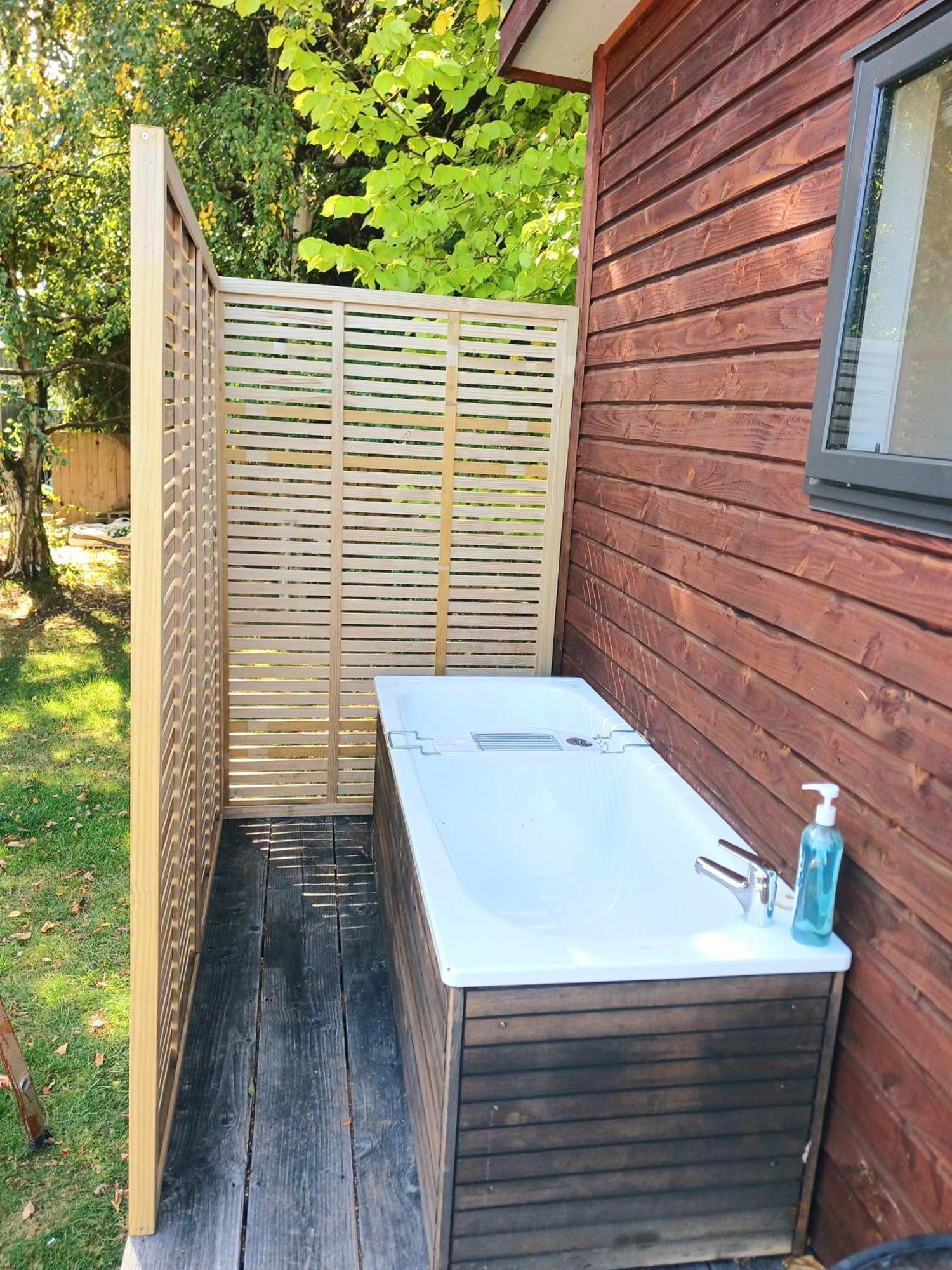 Lake Hawea Cabin With Mountain Views- Outdoor Bath! Εξωτερικό φωτογραφία